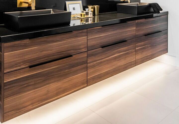 Armoires en placage de bois