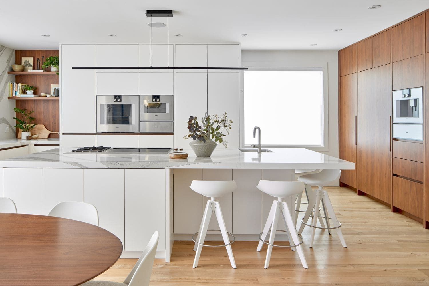 Buy directly from the largest kitchen manufacturer in Blainville
