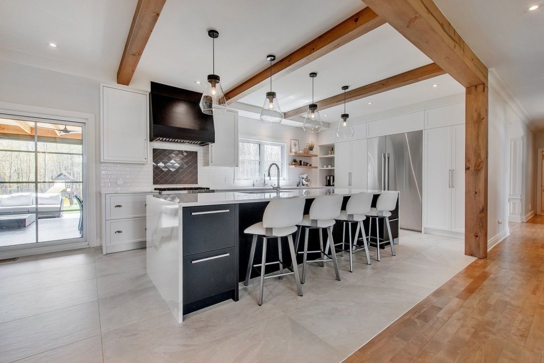 Vous êtes à la recherche du meilleur fabricant d'armoires de cuisine sur mesure à Bois-des-Filion ?